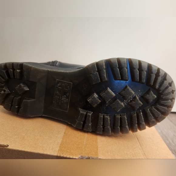 Dr Martens Women's size 7 platform leather boots - Picture 7 of 9